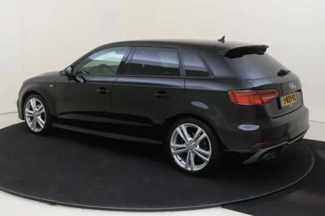 Audi A3 (2019) thumbnail 3