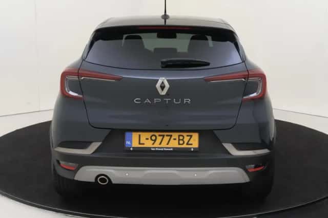 Renault Captur (2021) thumbnail 5