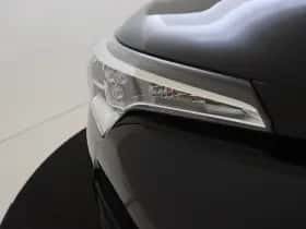 Toyota C-HR (2019) thumbnail 13