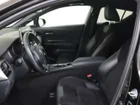 Toyota C-HR (2019) thumbnail 19