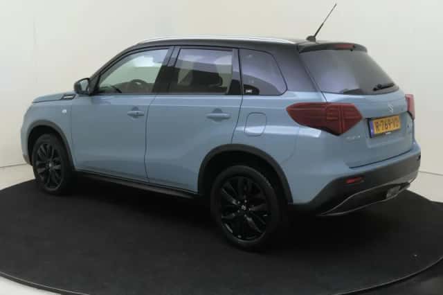 Suzuki Vitara (2022) thumbnail 3