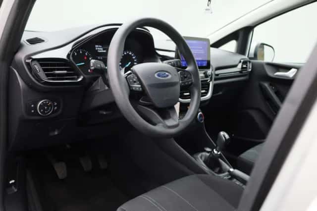 Ford Fiesta (2020) thumbnail 32