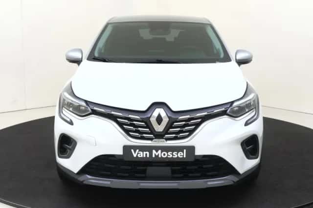 Renault Captur (2021) thumbnail 2