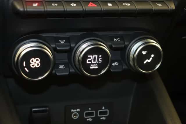 Renault Captur (2021) thumbnail 23