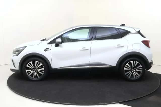 Renault Captur (2021) thumbnail 4