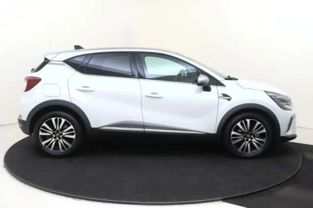 Renault Captur (2021) thumbnail 6
