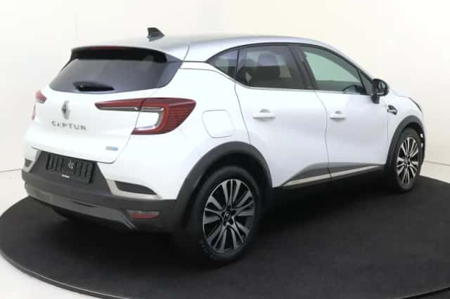 Renault Captur (2021) thumbnail 8