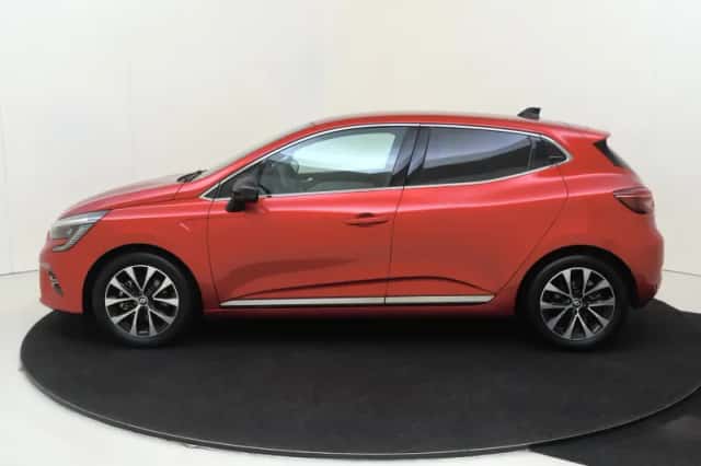 Renault Clio (2023) thumbnail 2