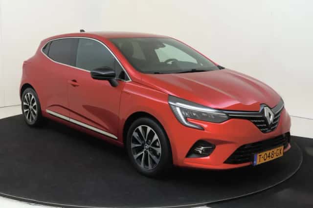 Renault Clio (2023) thumbnail 3