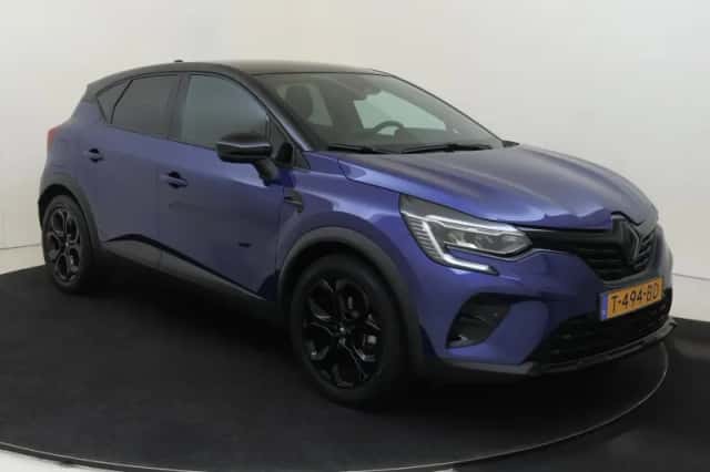 Renault Captur (2023) thumbnail 2