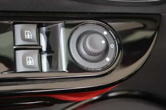 Renault Clio (2014) thumbnail 28