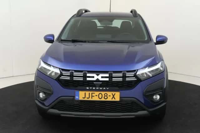Dacia Sandero Stepway (2025) thumbnail 2