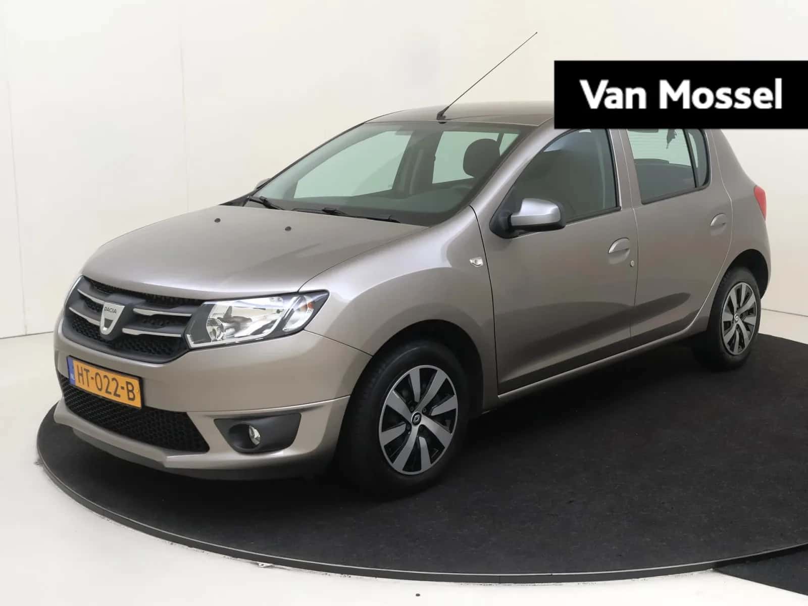 Dacia Sandero (2016) — foto 1