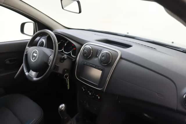 Dacia Sandero (2016) thumbnail 12