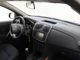 Dacia Sandero (2016) thumbnail 5