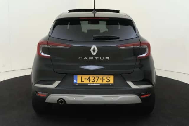 Renault Captur (2021) thumbnail 5
