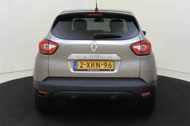 Renault Captur (2014) thumbnail 5