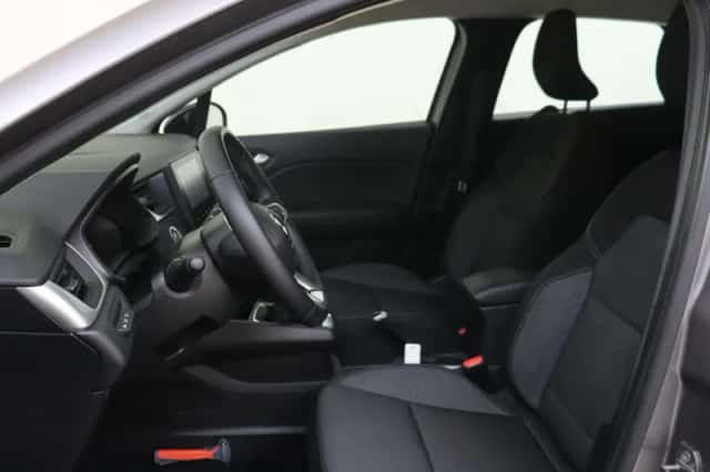 Renault Captur (2023) thumbnail 15