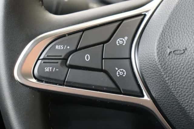 Renault Captur (2023) thumbnail 17