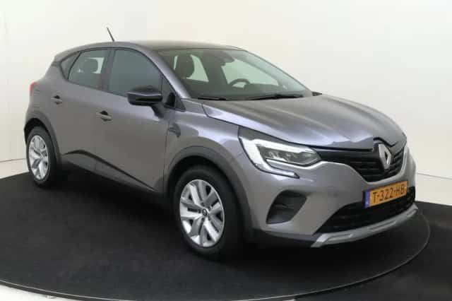 Renault Captur (2023) thumbnail 3