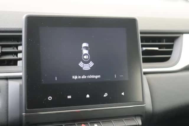 Renault Captur (2023) thumbnail 22