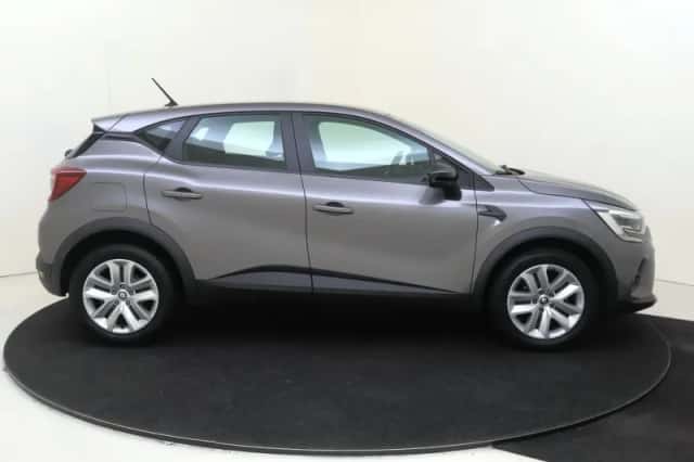 Renault Captur (2023) thumbnail 5