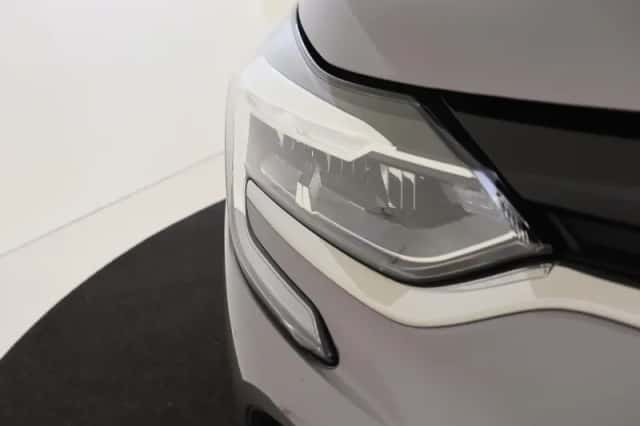 Renault Captur (2023) thumbnail 9