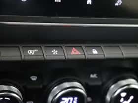 Renault Captur (2021) thumbnail 19