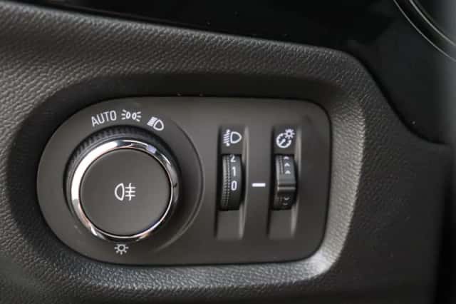 Opel Corsa-e (2023) thumbnail 25