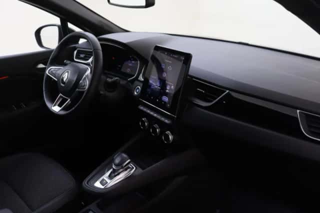 Renault Captur (2022) thumbnail 13