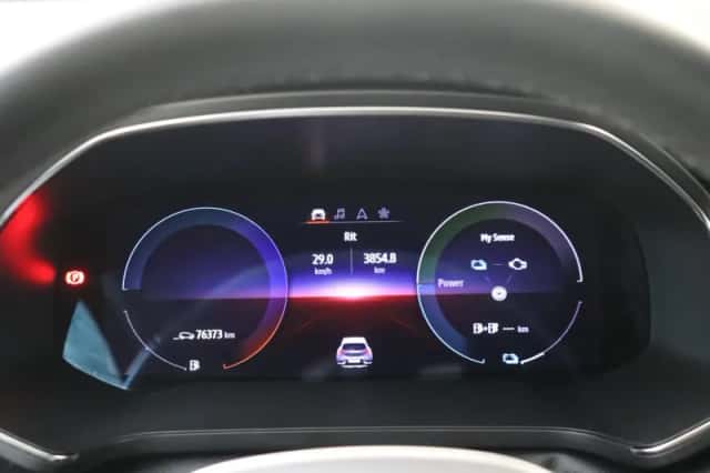 Renault Captur (2022) thumbnail 16