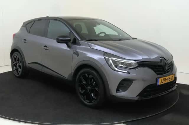 Renault Captur (2022) thumbnail 3