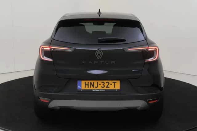 Renault Captur (2025) thumbnail 5