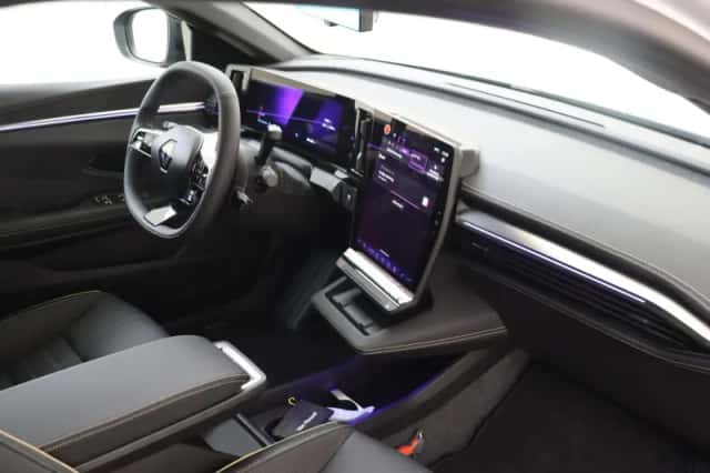 Renault Mégane E-Tech (2025) thumbnail 5