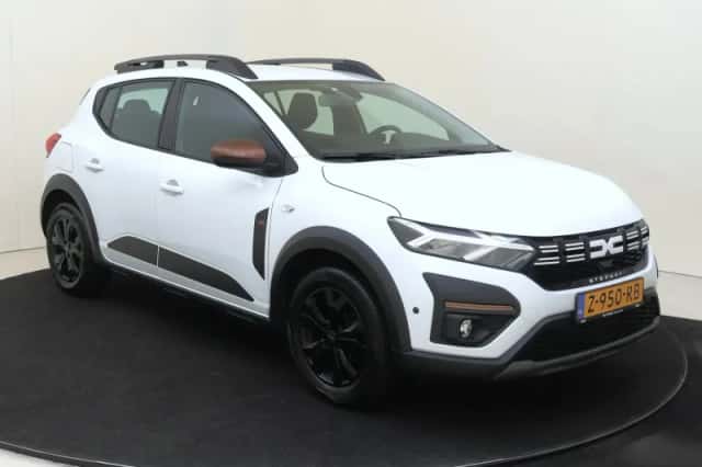 Dacia Sandero Stepway (2024) thumbnail 3