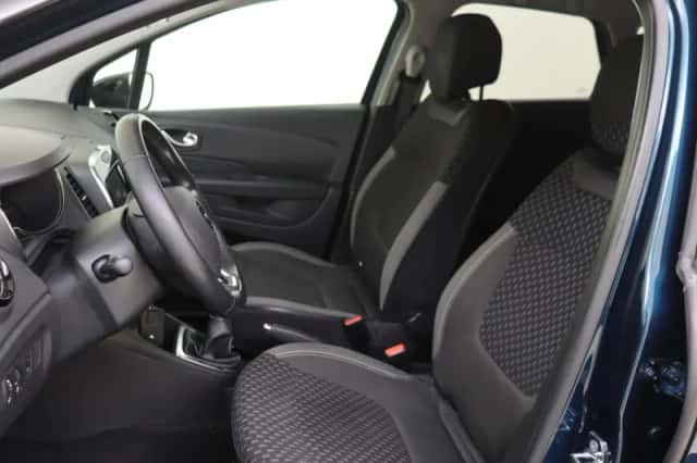 Renault Captur (2019) thumbnail 15