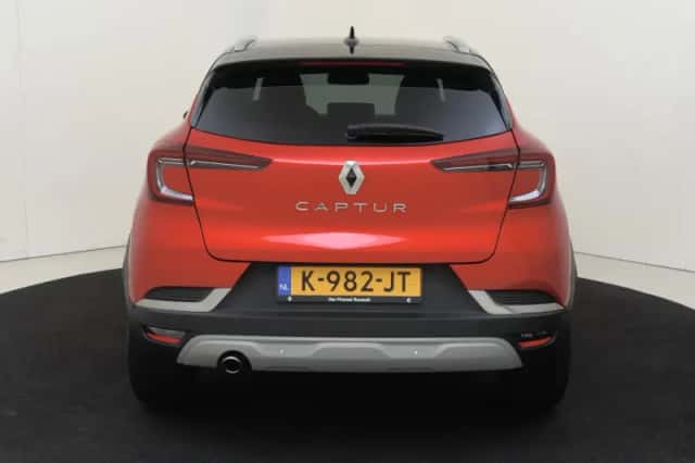 Renault Captur (2021) thumbnail 5