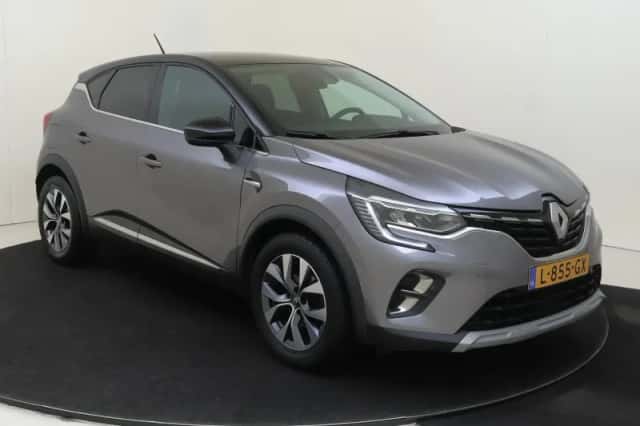 Renault Captur (2021) thumbnail 2