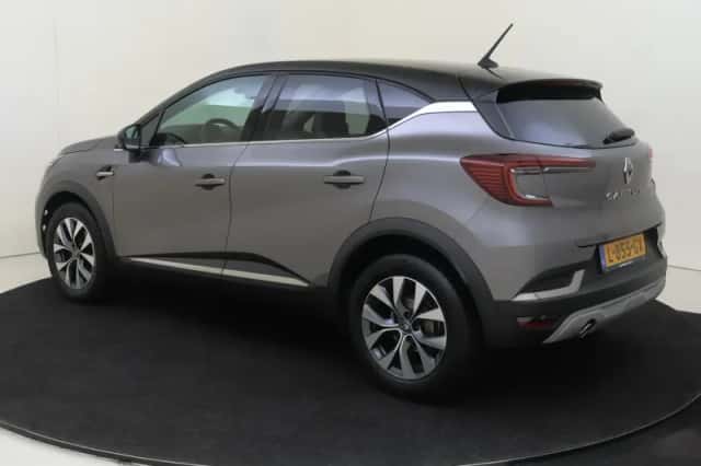 Renault Captur (2021) thumbnail 3