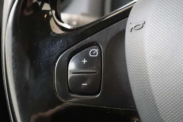 Renault Clio (2014) thumbnail 17