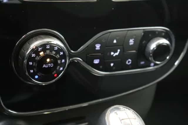 Renault Clio (2014) thumbnail 22