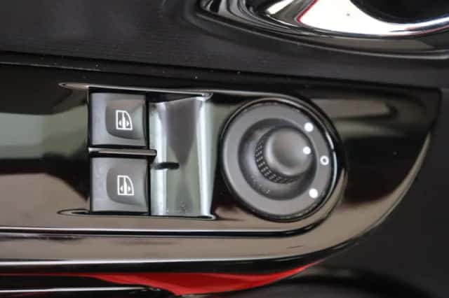 Renault Clio (2014) thumbnail 27