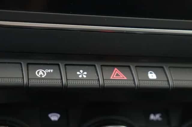 Renault Captur (2022) thumbnail 24
