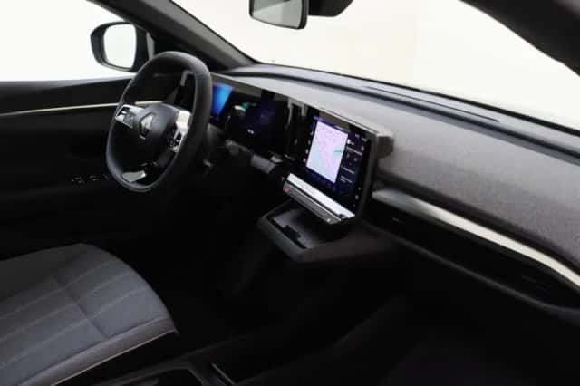 Renault Mégane E-Tech (2025) thumbnail 7