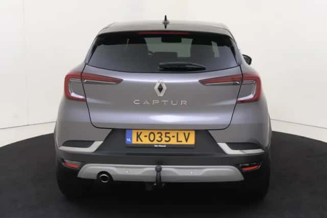 Renault Captur (2021) thumbnail 5