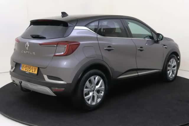 Renault Captur (2021) thumbnail 8