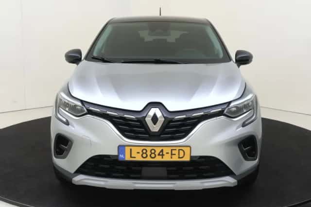 Renault Captur (2021) thumbnail 2