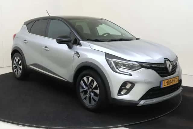 Renault Captur (2021) thumbnail 3