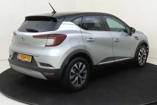 Renault Captur (2021) thumbnail 8