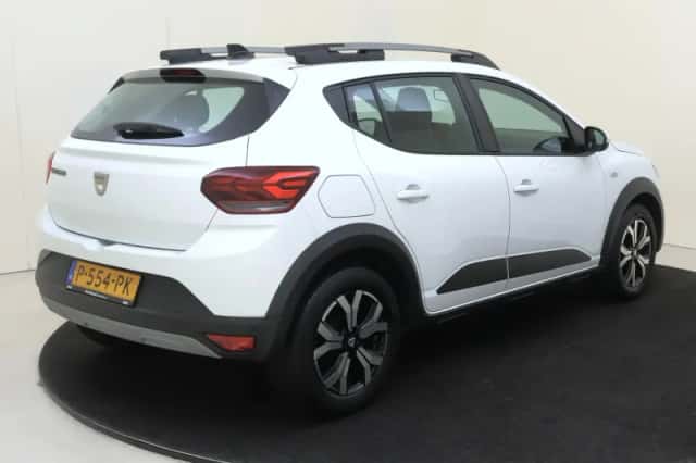 Dacia Sandero Stepway (2022) thumbnail 4